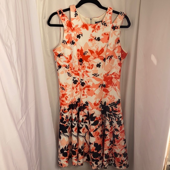 Roz & Ali Dresses & Skirts - Roz and Ali sleeveless fit and flare knee length dress